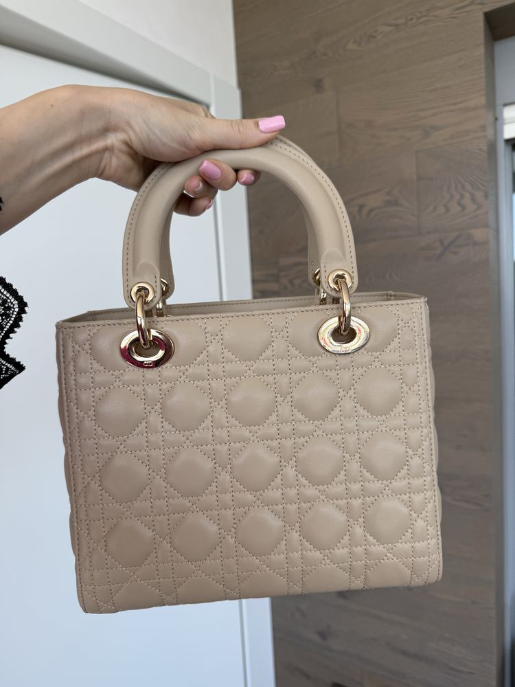 Dior естествена кожа нова бежова чанта