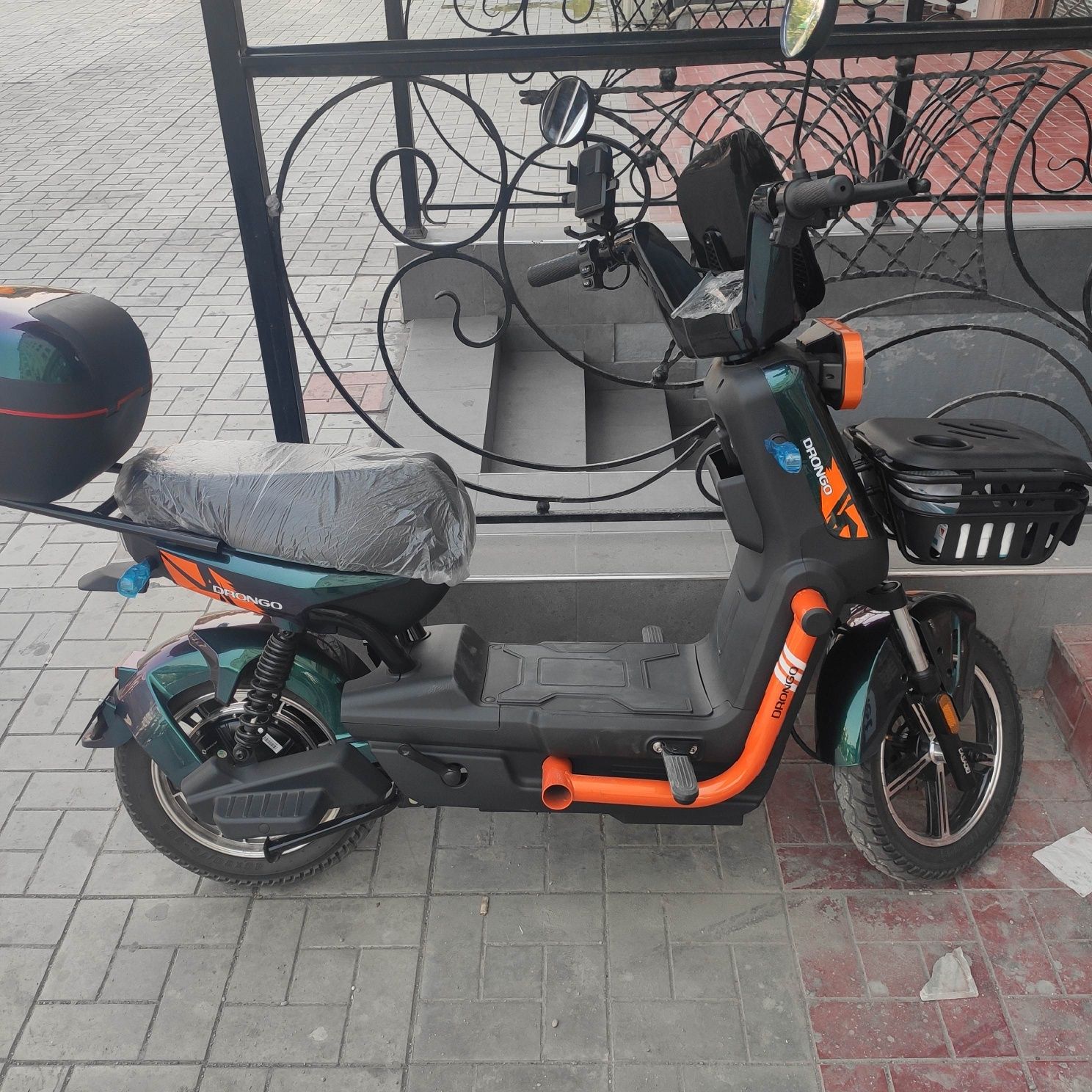 Skuter yangi sotiladi