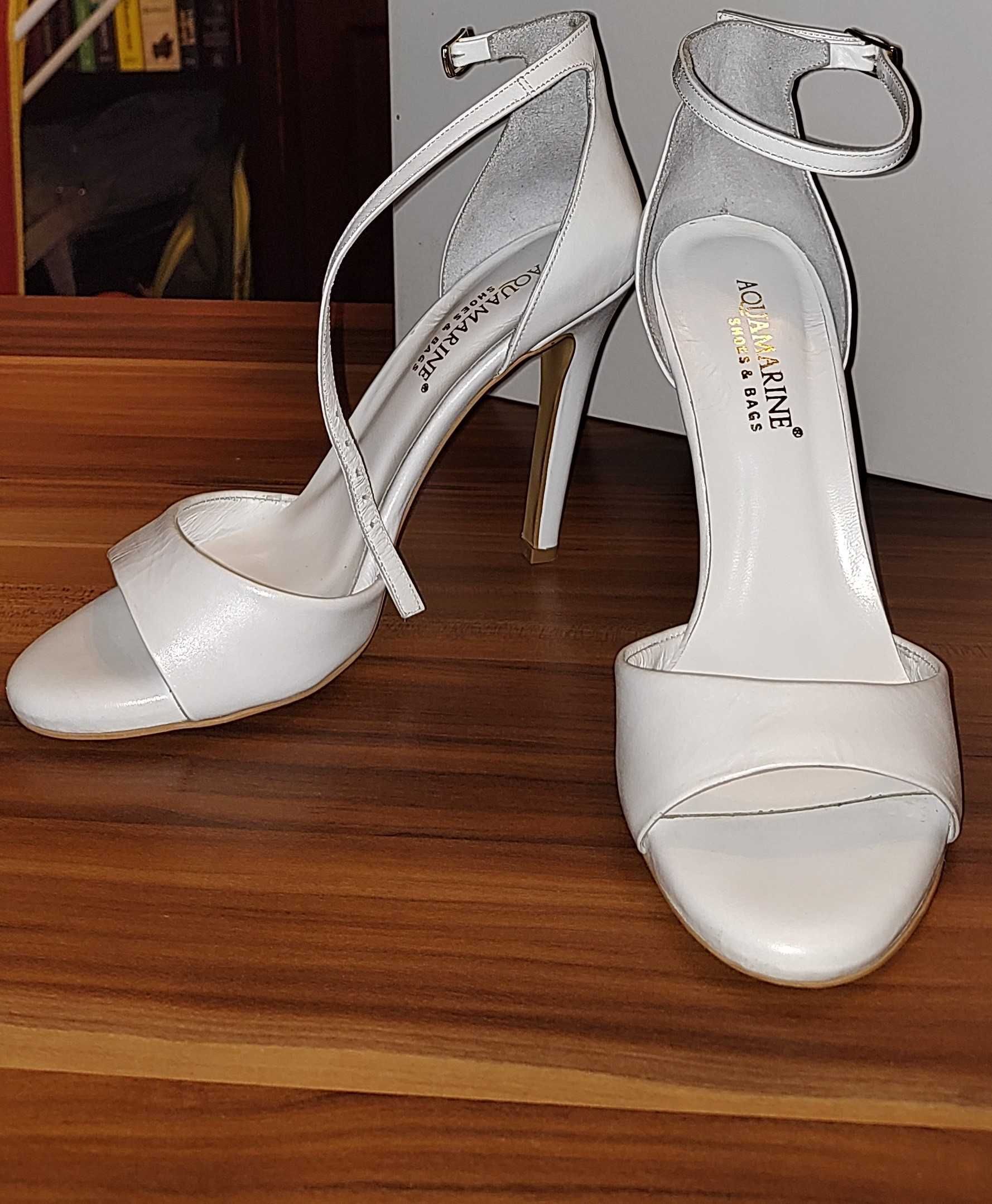 Нови дамски сандали на ток Aquamarine, 37 номер, бели