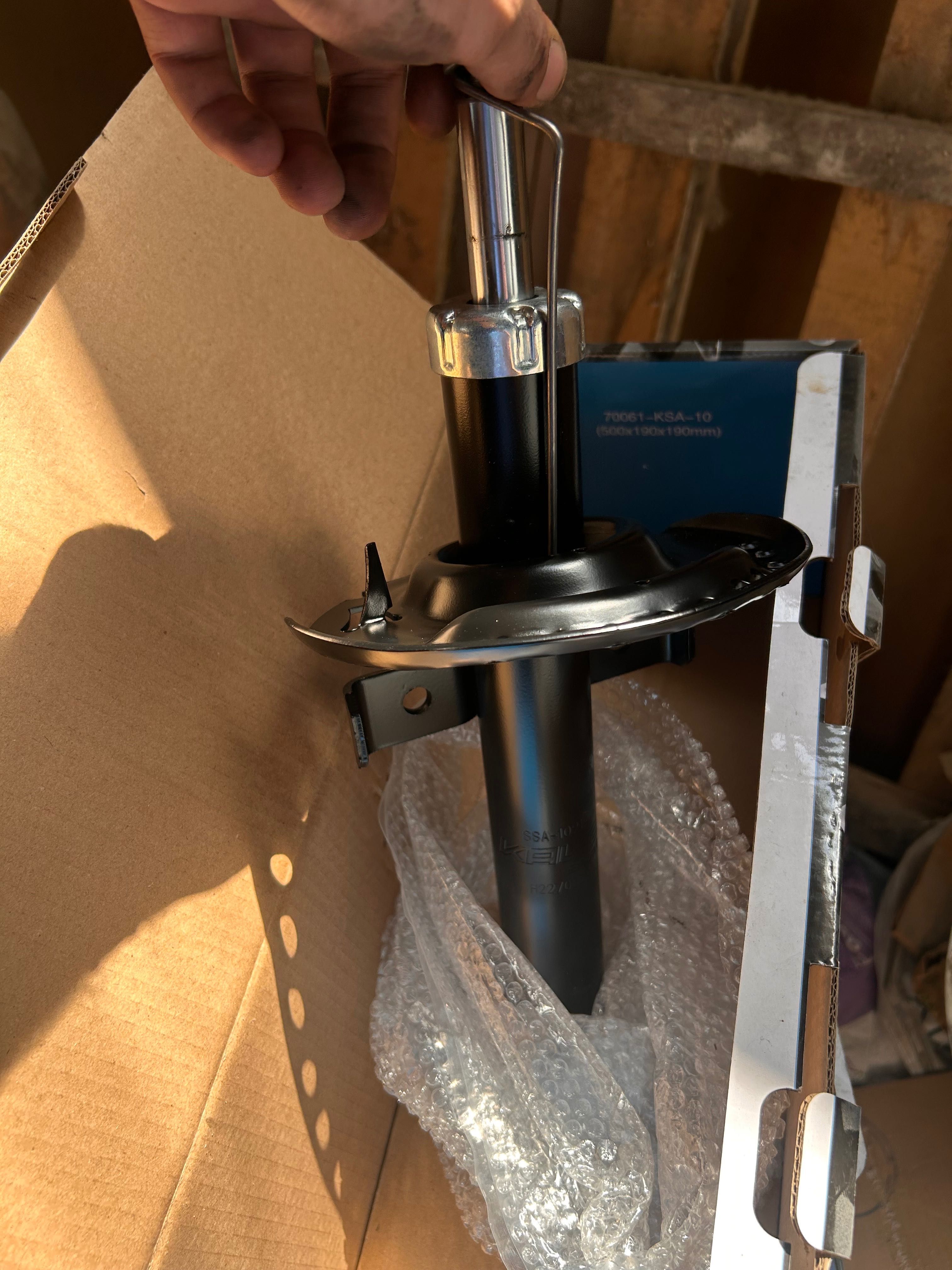 Амортисьори Kavo parts за Renault