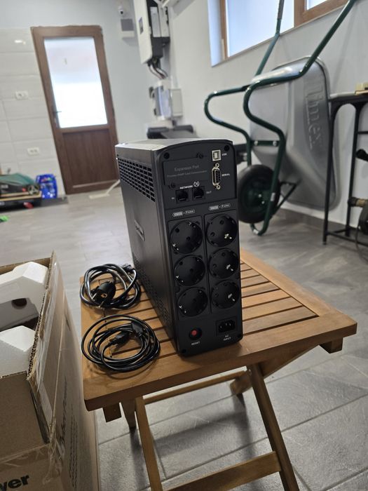 UPS CyberPower CP1600EPFCLCD - 1600VA / 1000W, Sinus Pur, ca nou