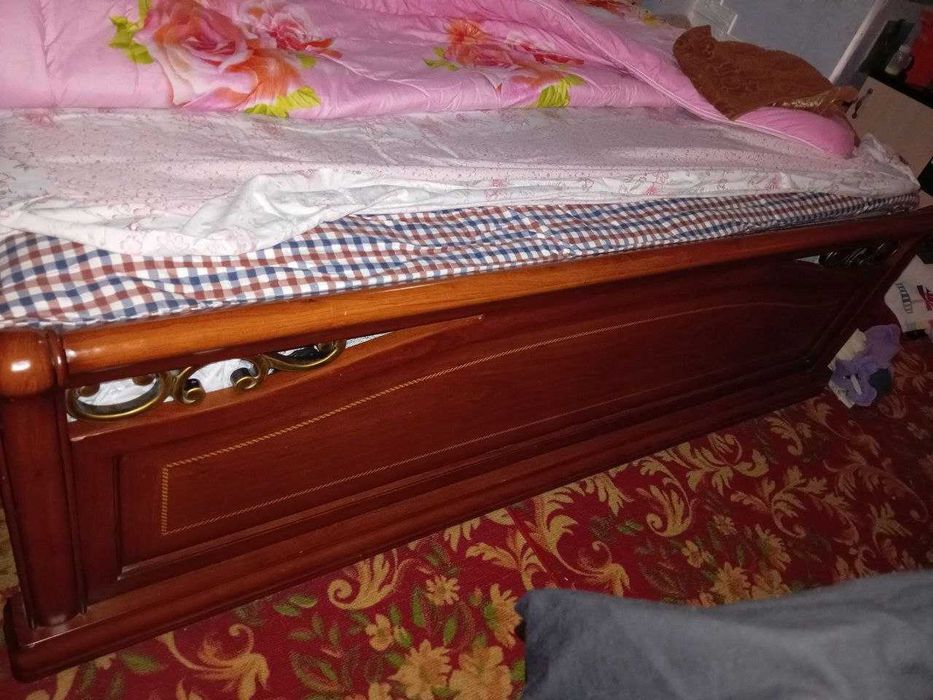 Spalniy sotiladi srochno