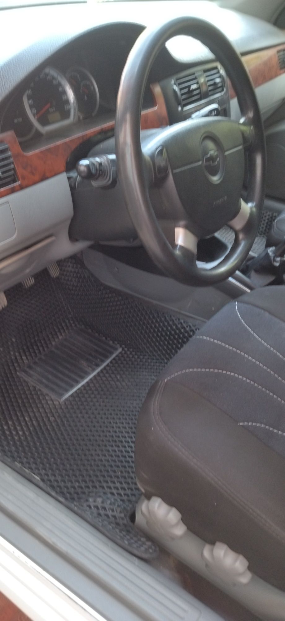 Lacetti 1.8 petno bor