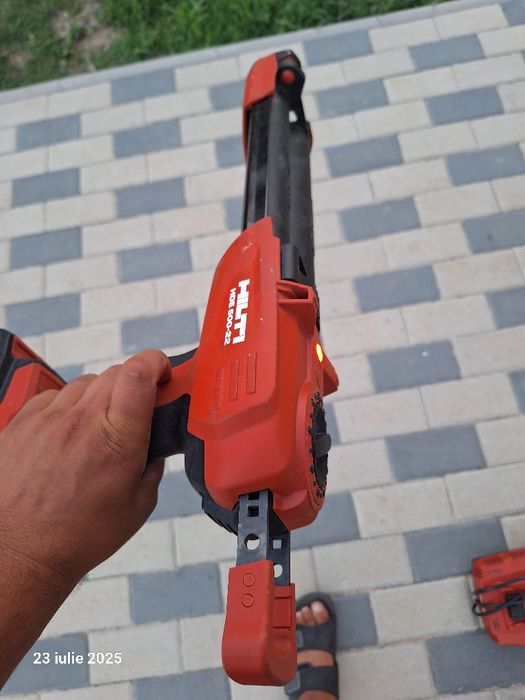 Vând pistol hilti