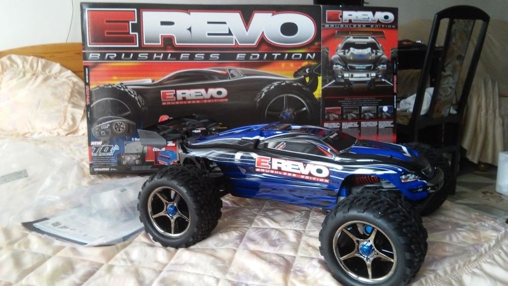 Продавам Traxxas E-Revo 1/10