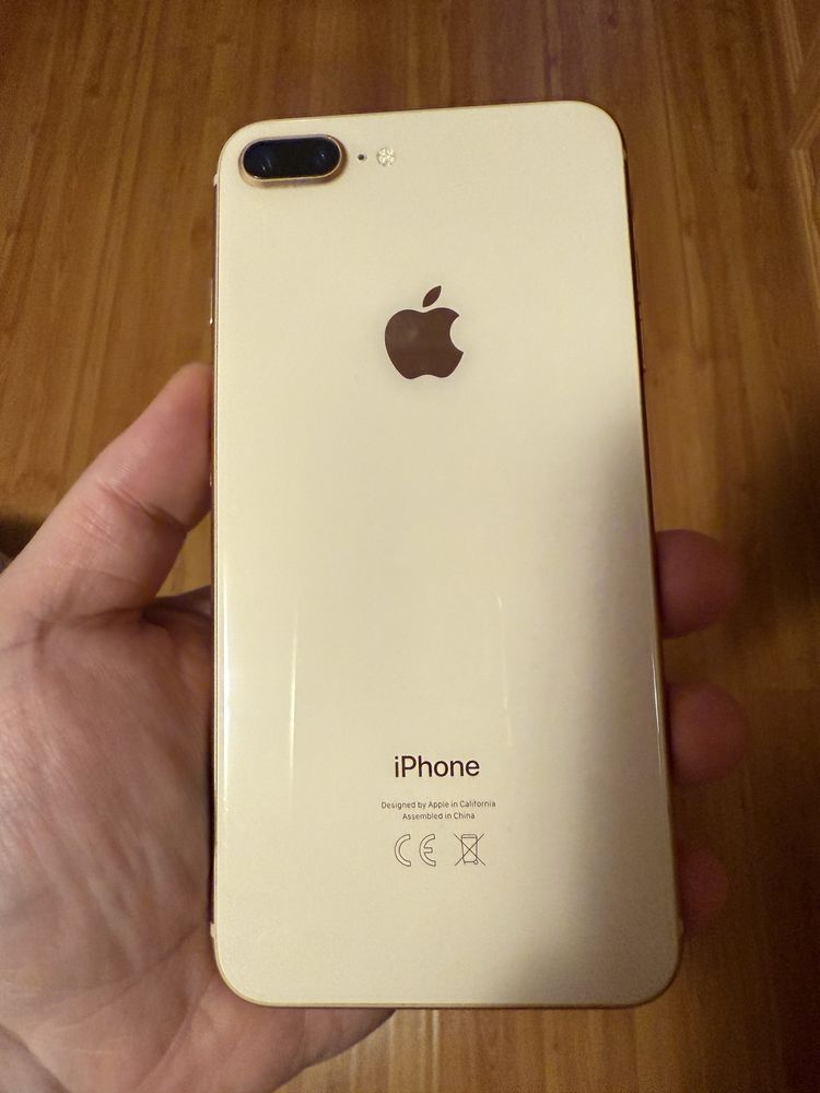 Iphone 8 plus Rose Gold Много Запазен