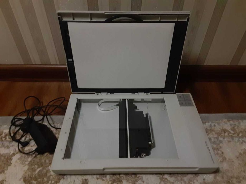 Рабочий сканер Epson Perfection V350 Photo