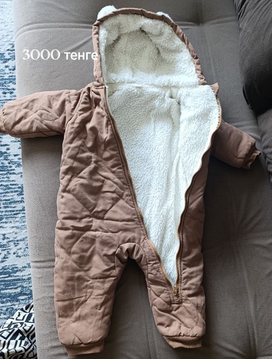 Продам демисезонный комбинезон