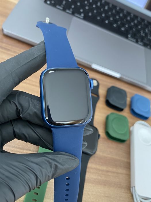 Apple Watch Seria 7 / 41 mm / GPS + Cellular / Green sau Blue