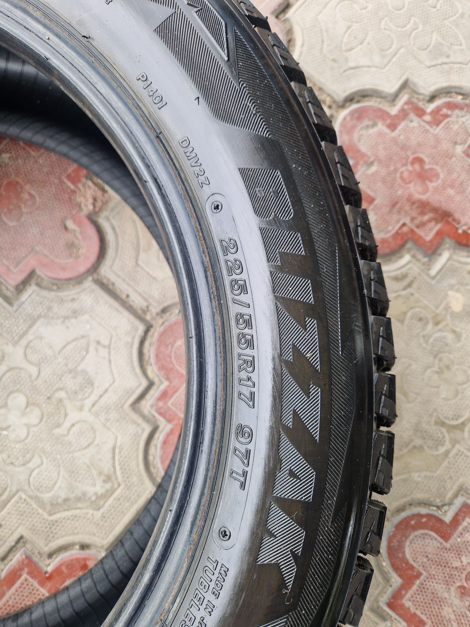 Bridgestone blizzak 225/55/R17