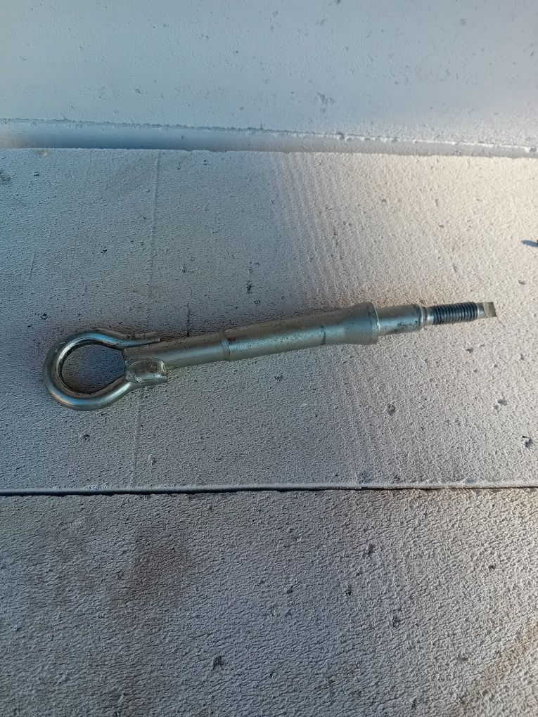 Citroen C4 Picasso 2010:cui tractare,lampa haion