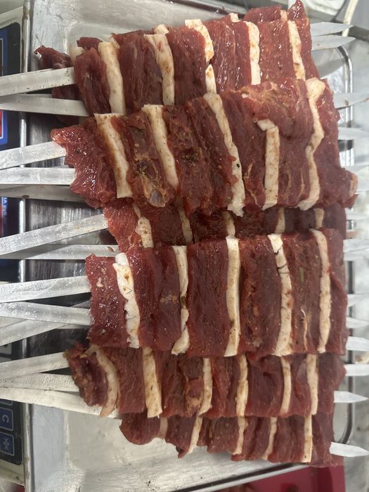 Tayyorlanishga tayyor xom kabob — kafe va restoranlar uchun!