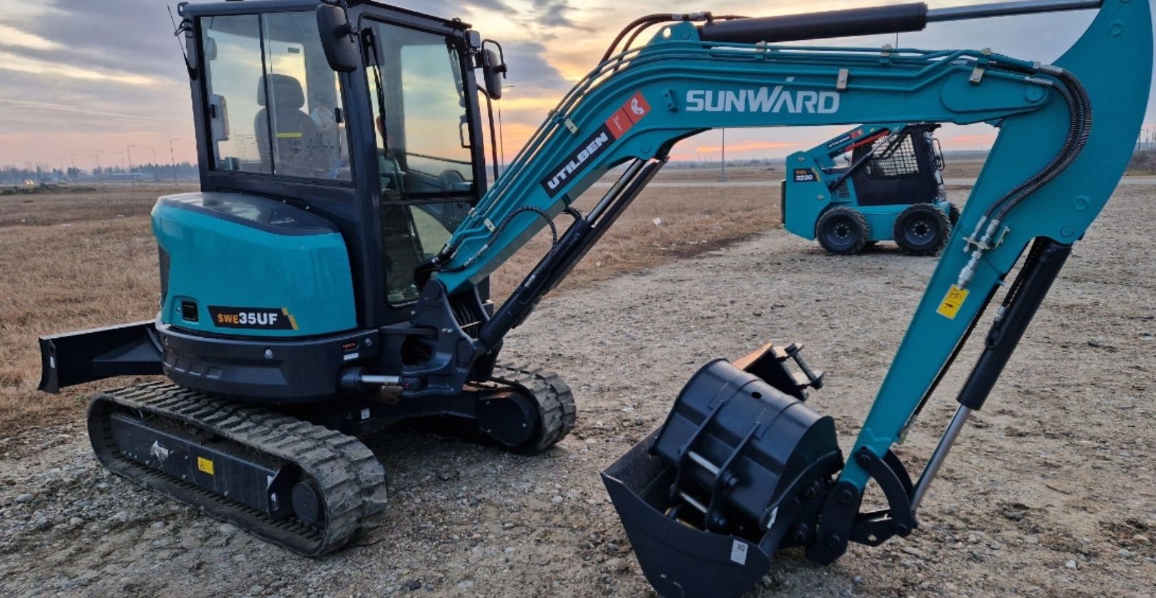 Închiriez miniexcavator, bobcat, buldoexcavator/ incarcator telescopic
