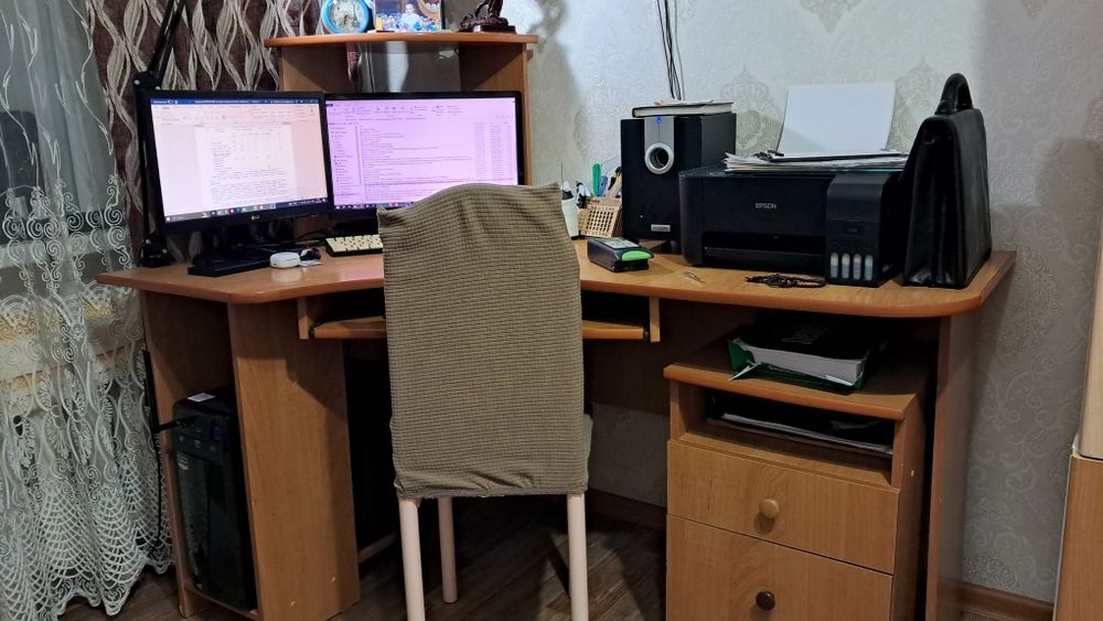 Компьютерный стол