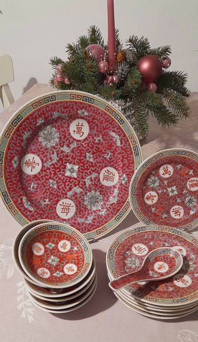 Set decorativ de veselă