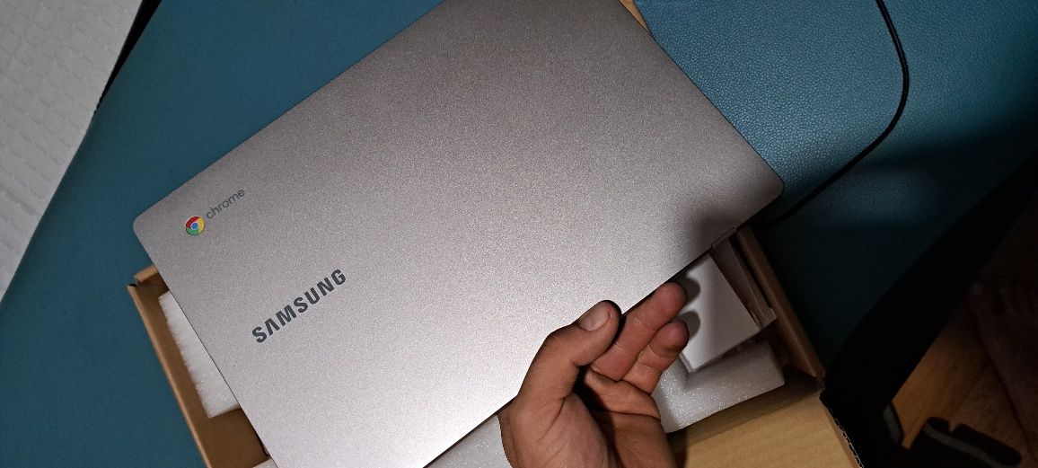 Лаптоп Samsung подходящ за студенти