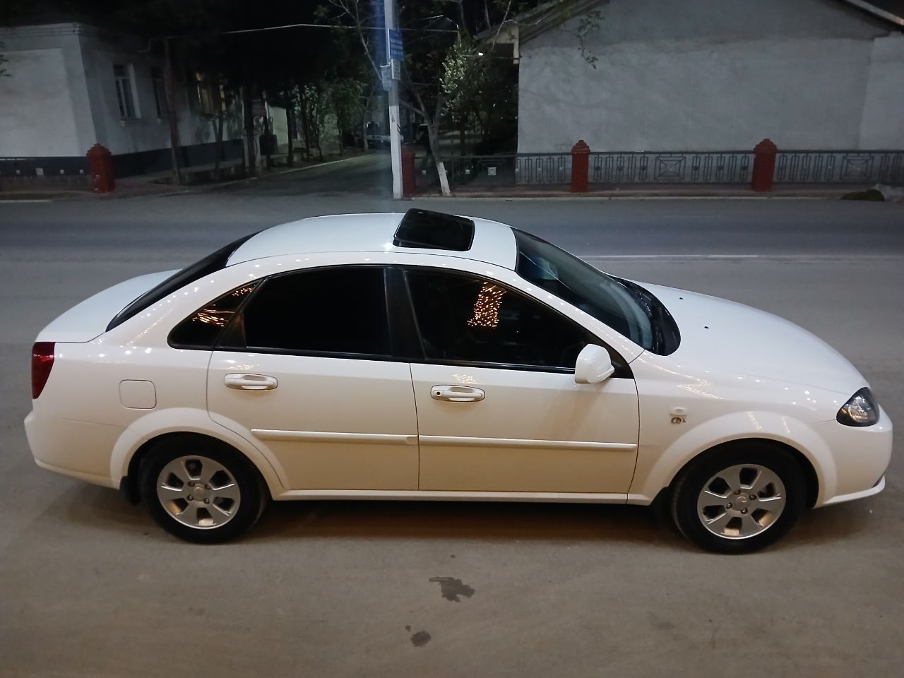 Ayol kishii mingan Jentra 3 pozitsya sotiladi faqat  naqqa sotiladi