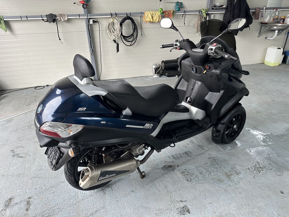 Scuter Piaggio M64  2009