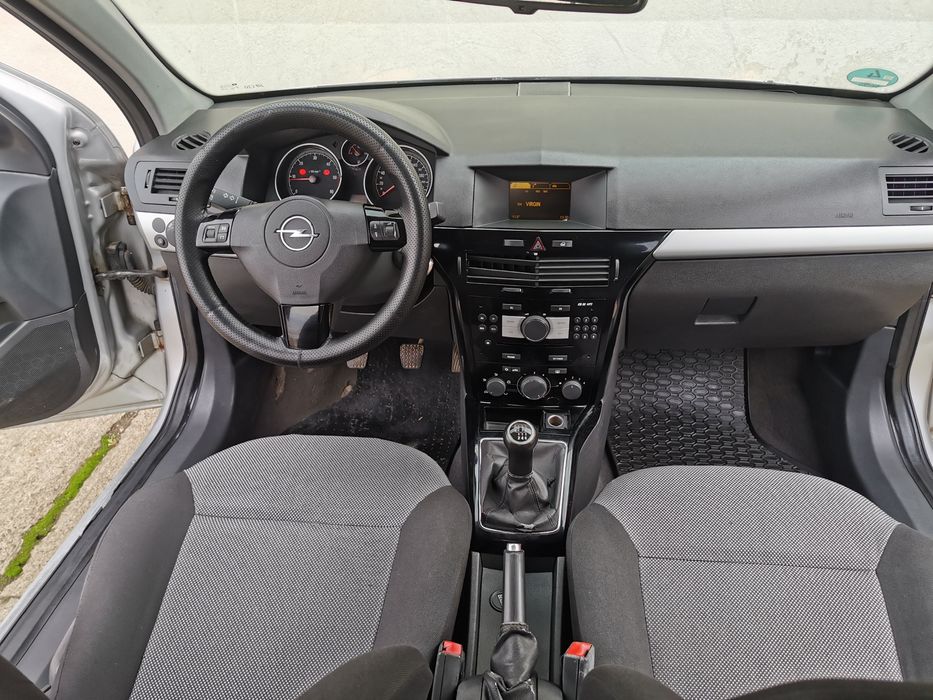 Opel Astra 2011 1.7 CDTI