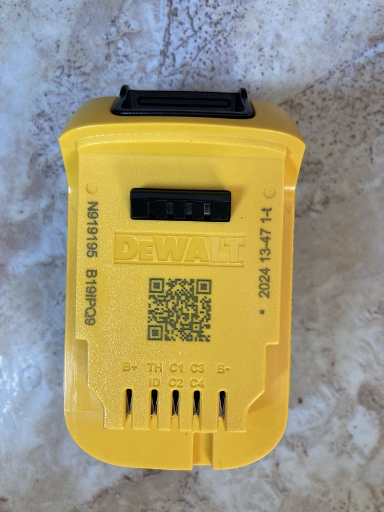 Комби винтоверт Деволт Dewalt DCD805