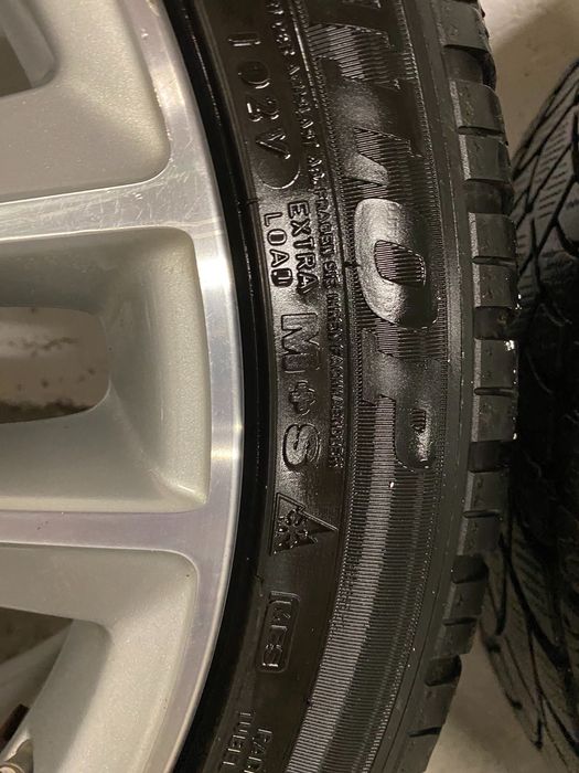 Зимни гуми с джанти за BMW G11 G12 245/45/19