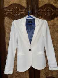 Белый пиджак