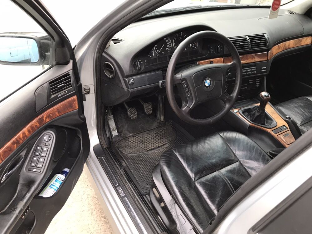 BMW e39 520i 1997 На Части