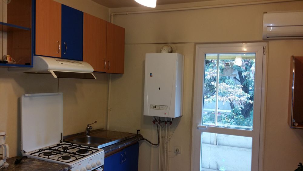 Apartament de inchiriat, peste strada de CN "Spiru Haret"