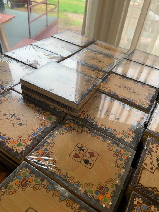 Дървени кутии шах,бридж ,карти пирограф рисунък от соца нови опаковани