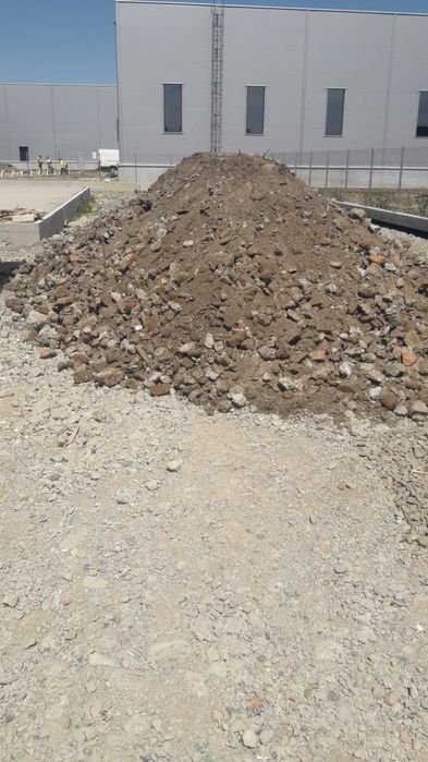 Vindem beton concasat foarte curat