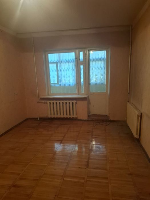 Продаю квартиру Яшнабадский р-он Авиасозлар-1 77-сер 3-ком 1-этаж 4-эт