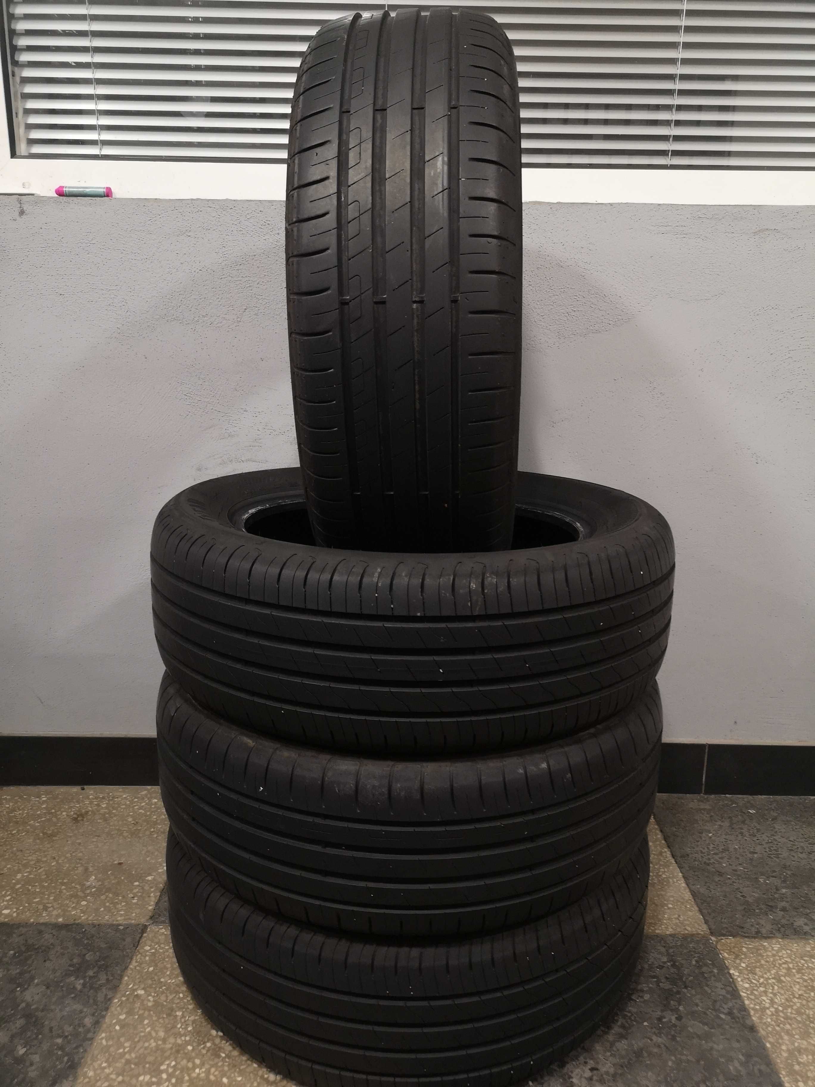 4бр 215/55/17 GOODYEAR 7мм грайфер дот:21г безплатен монтаж+++