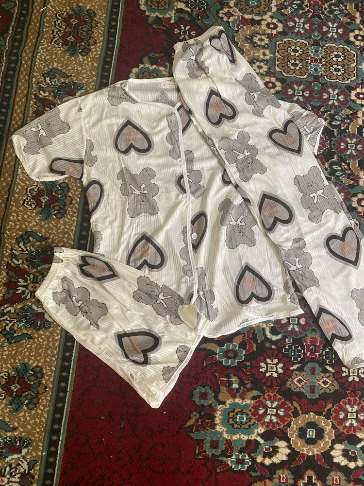 Женские пижамы новые в упаковке и с биркой
