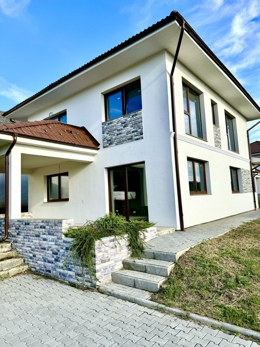 Casa individuala;193 mp desfasurati+ 2 parcari amenajate si curte