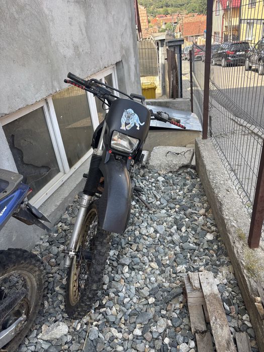 Yamaha XT600- foarte fiabil, 1 cilindru, enduro
