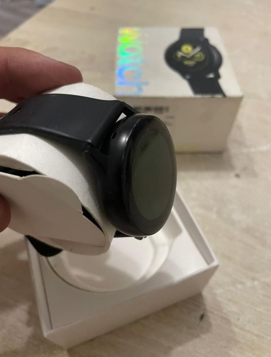 Продам samsung galaxy watch active 2