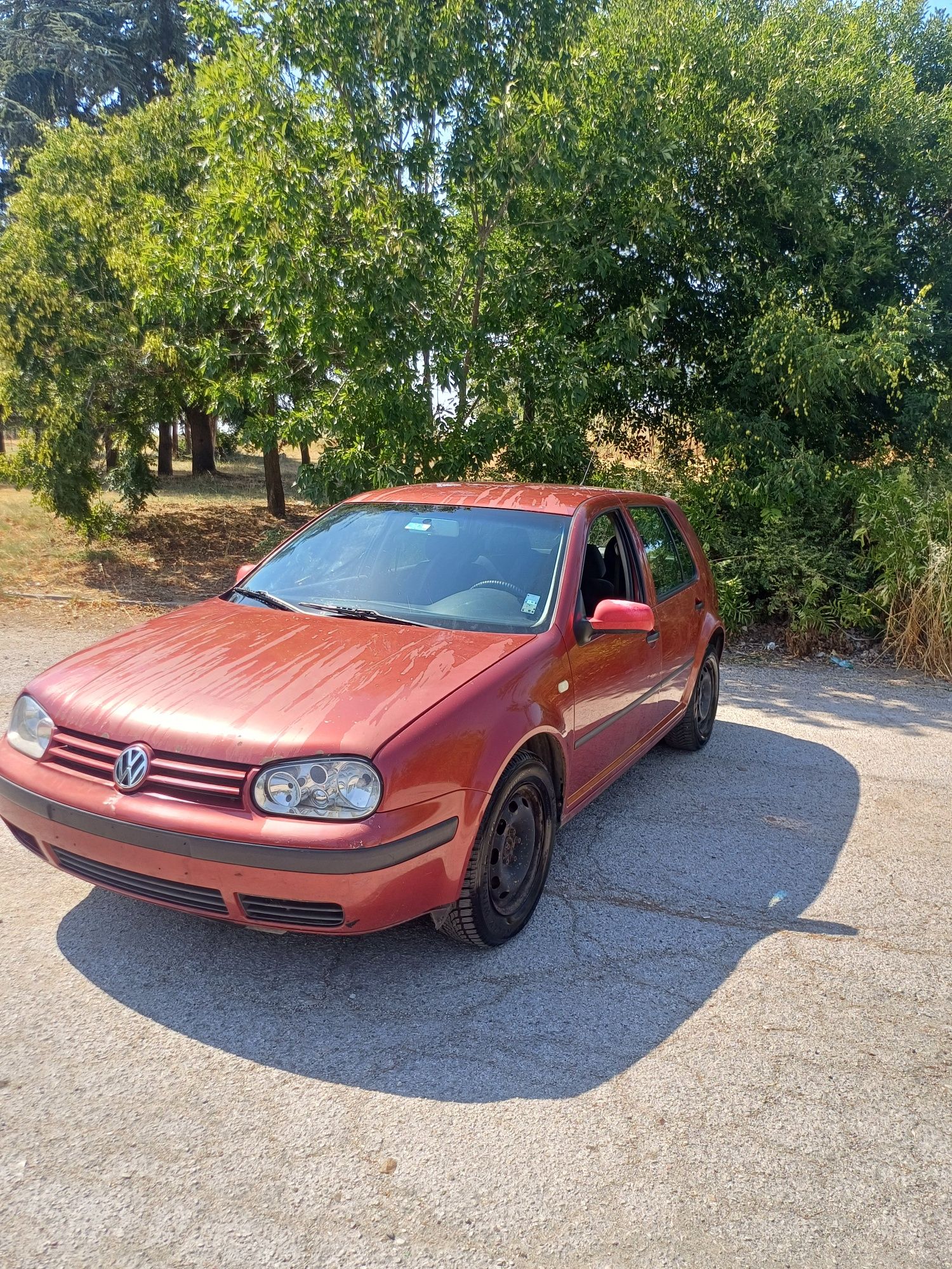 Golf 4 2000г 1.6sr цял или на части