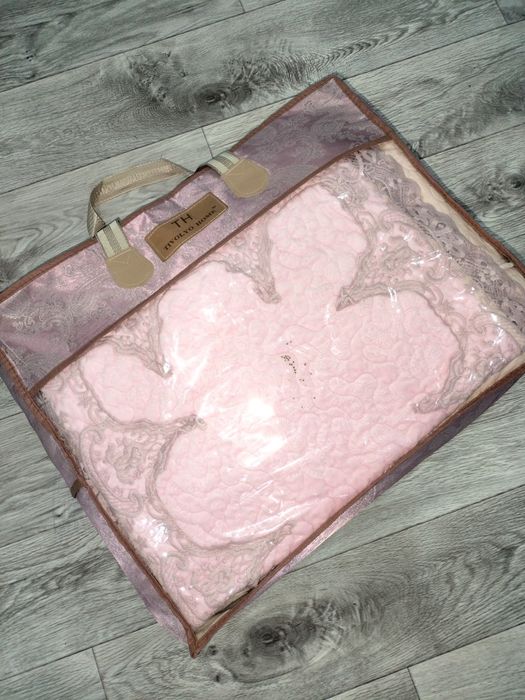 Продам покрывало. Цена 12000