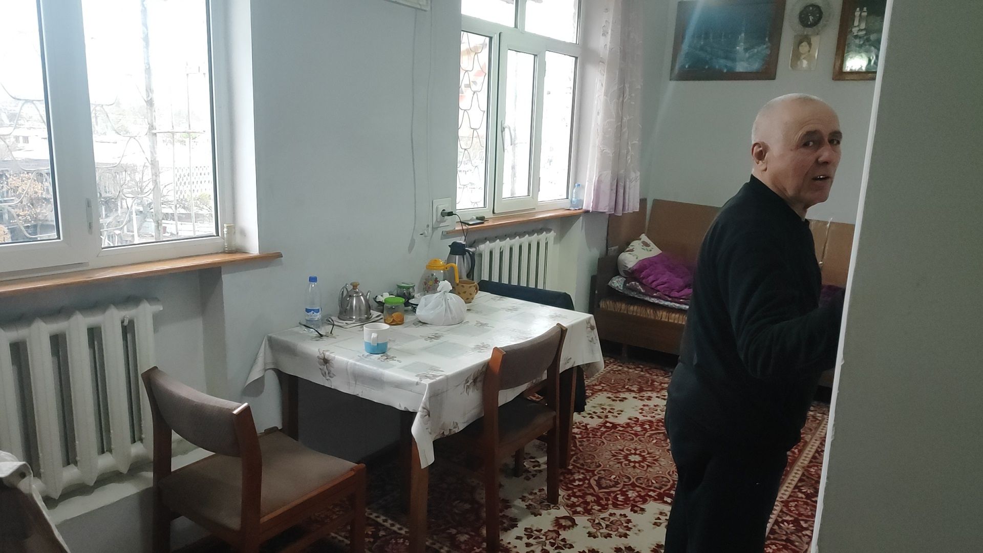 Uy sotiladi 3xona balkoni bor