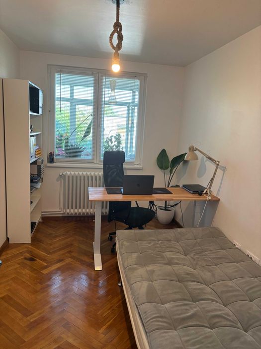 Apartament cu 3 camere la pas de Palas cu parcare