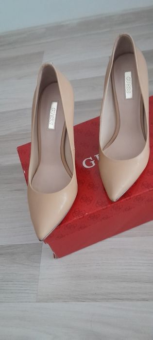 Pantofi eleganti