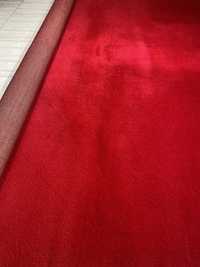 Красная ковровая дорожка (ковер в рулоне)
