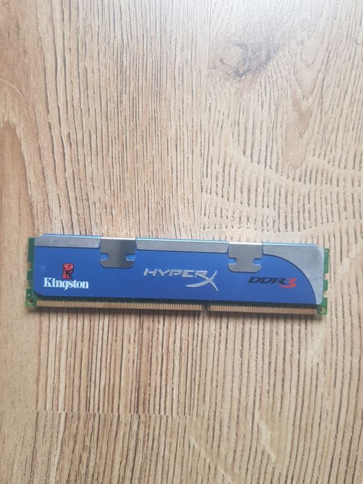 Ram DD3 2 GB  Kingston