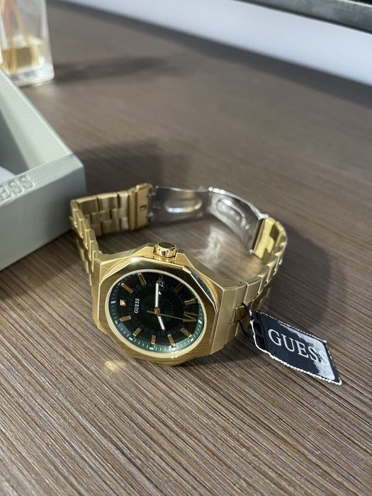 Ceas Guess, nou cu eticheta