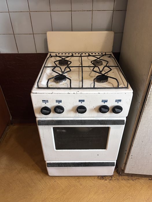 Продам газовую плиту с газовым балонном шланг и редуктор