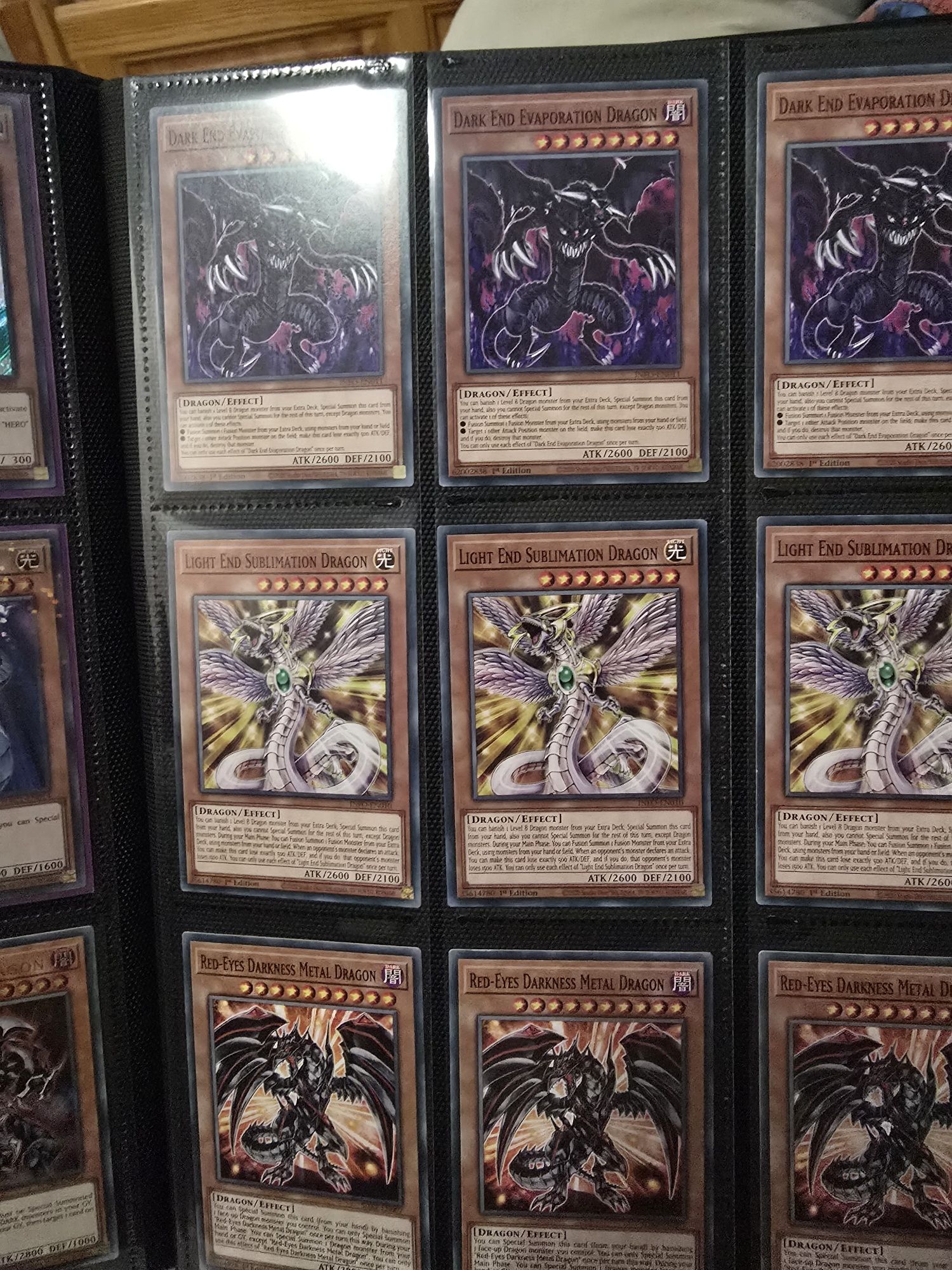 Yu-Gi-Oh! карти.