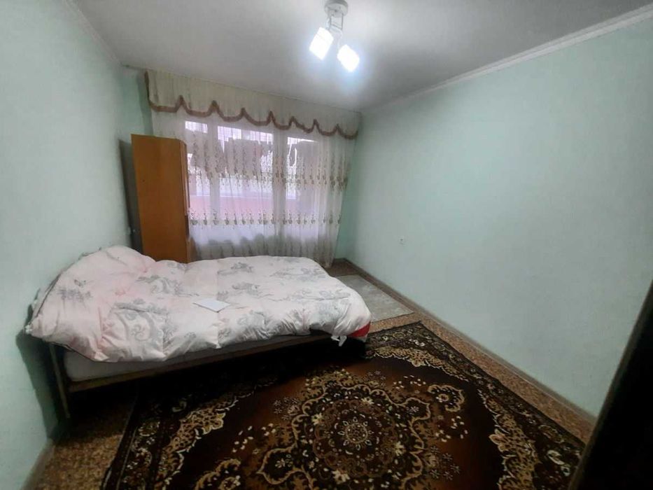 Тристаен имот в Западен парк