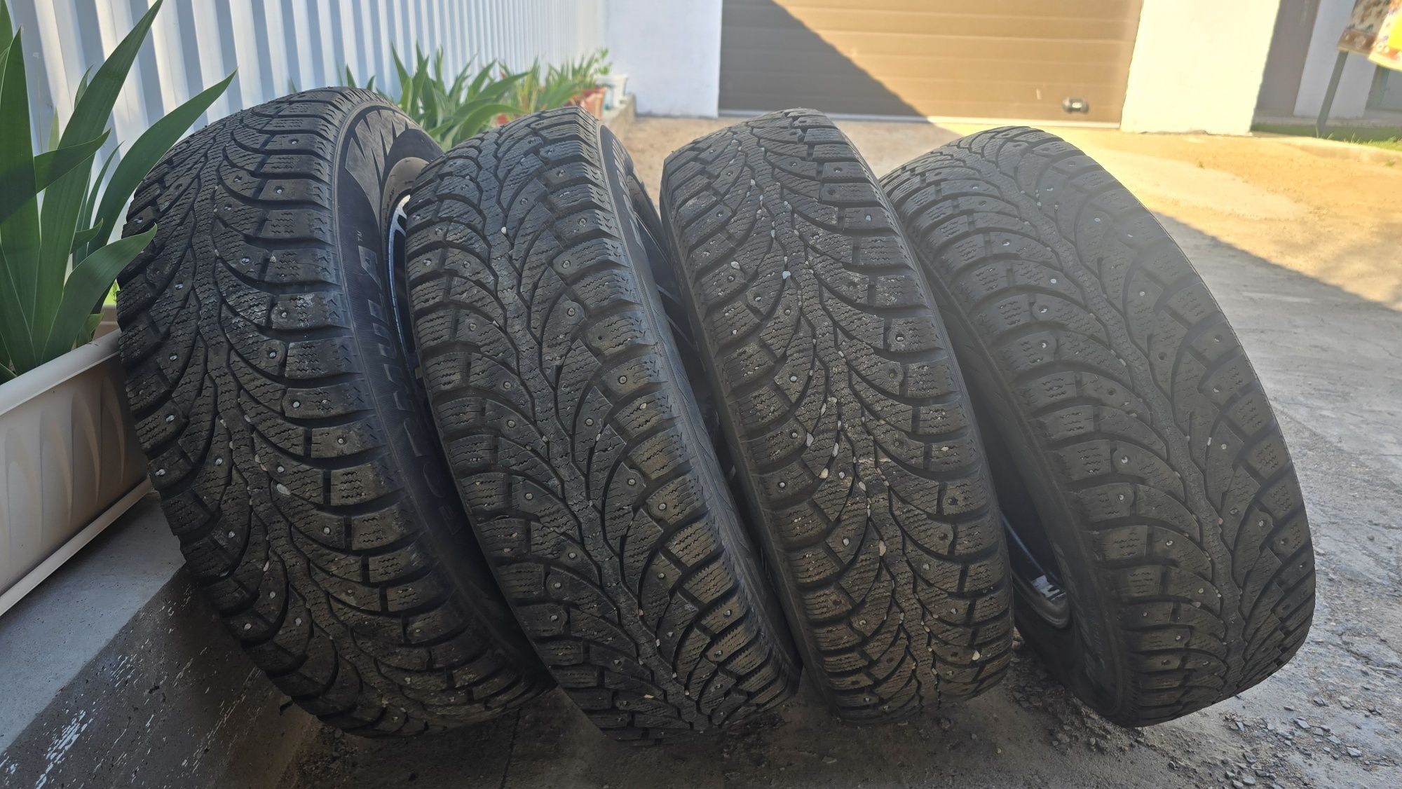 Зимние шины с дисками, 185/70  R14