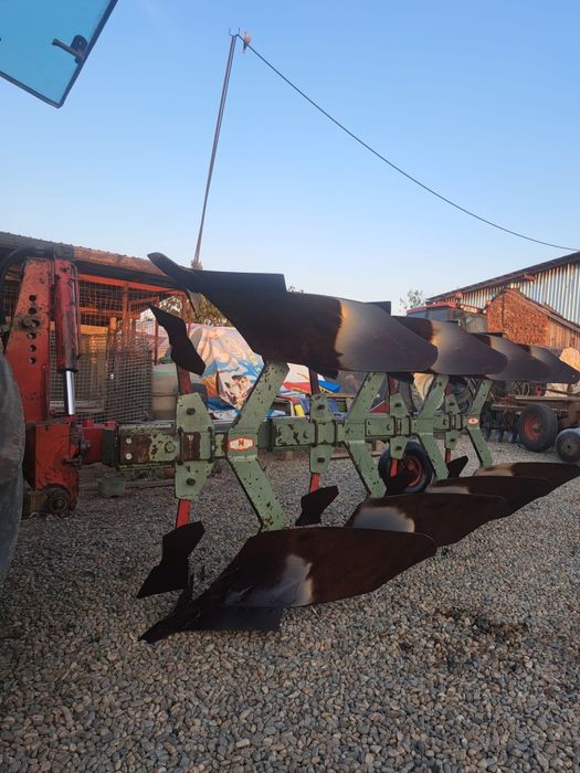 Vând plug reversibil 4 brazde