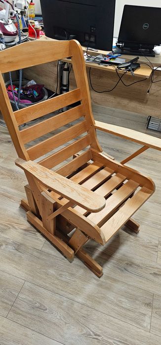 Scaun din lemn balansoar
